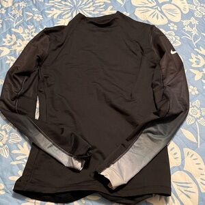 Nike women Black and Gray Gradient Long Sleeve Shirt